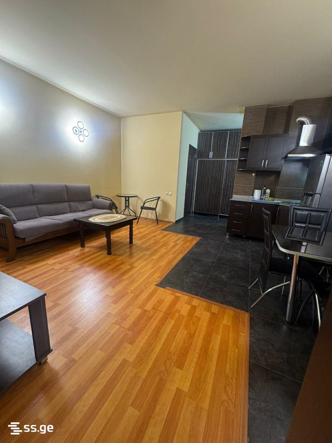 8 - 3 rooms