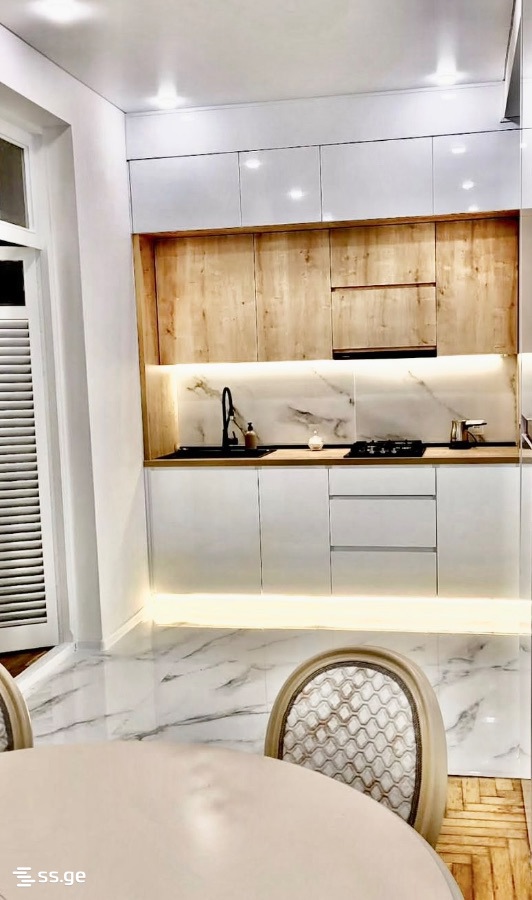 Vazha-Pshavela st. 4 - 3 rooms