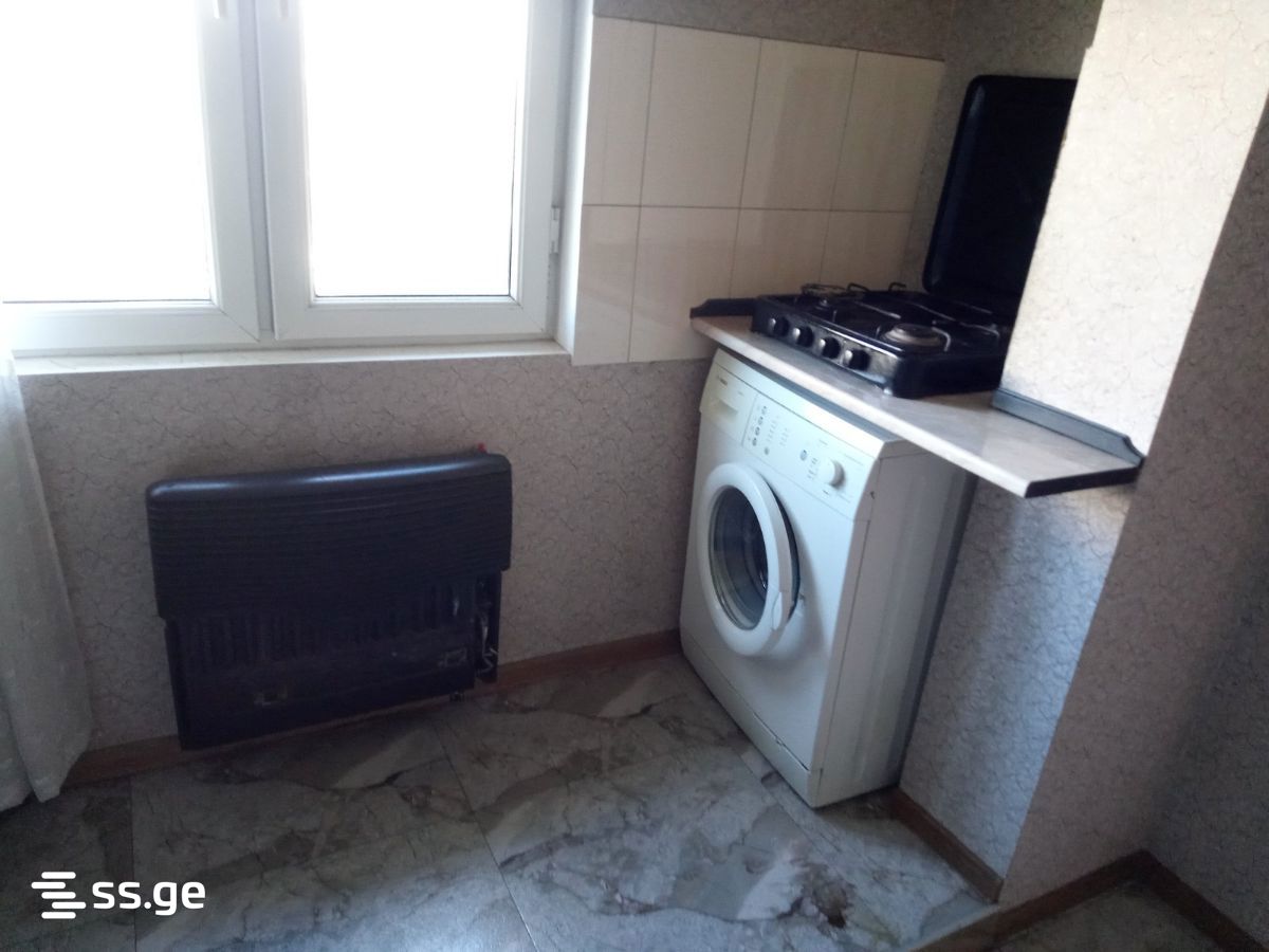 555 - 1 rooms