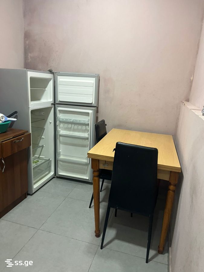 kerchi st. 167 სკოლის მიმდებარედ - 2 rooms