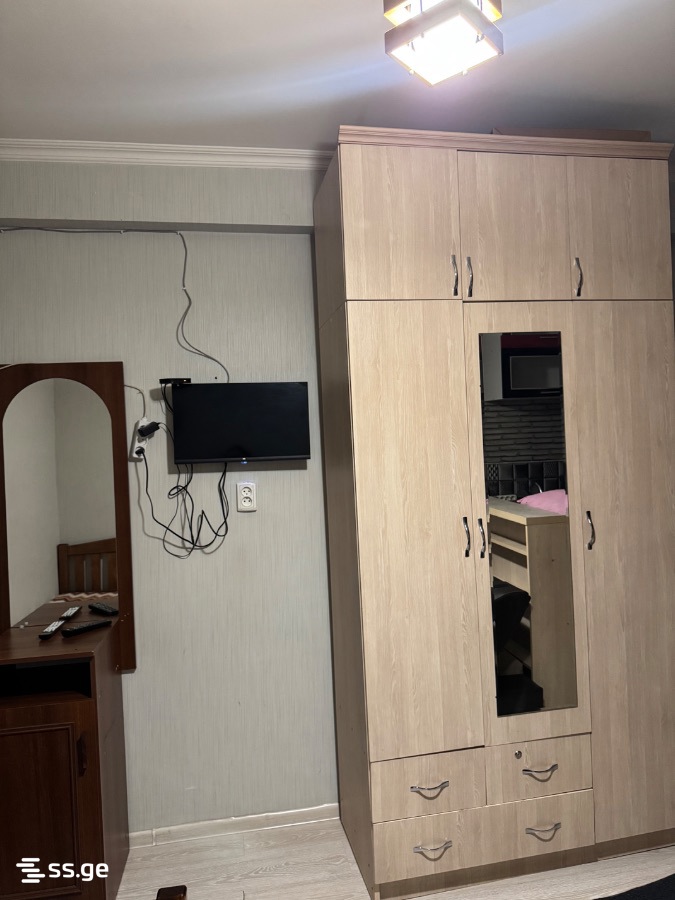 universiteti st. 6 - 1 rooms