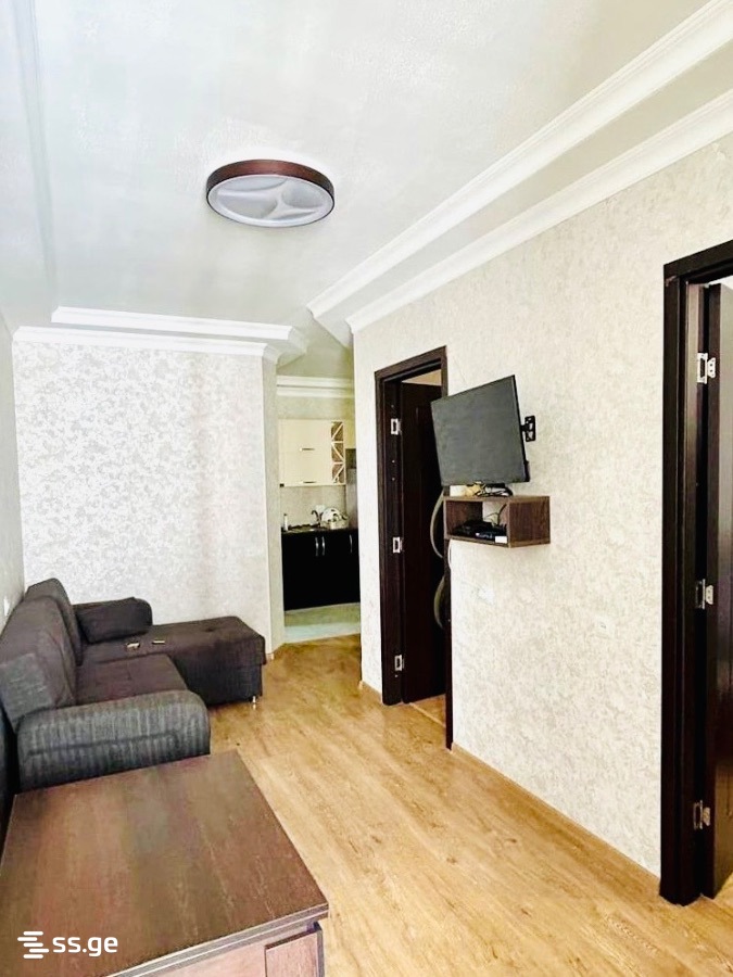 6 - 3 rooms