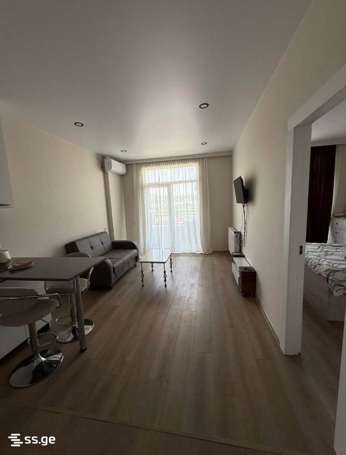 1 - 2 rooms