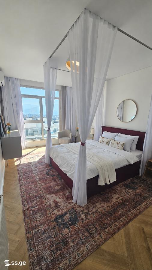 Lech and Maria Kaczynski street 5 - 3 rooms