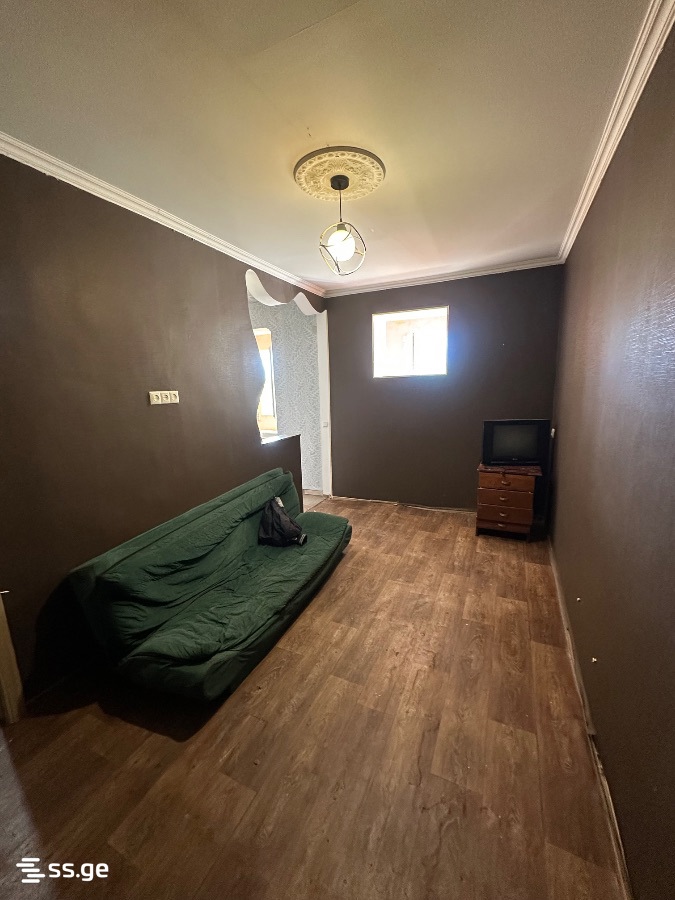 4 - 2 rooms
