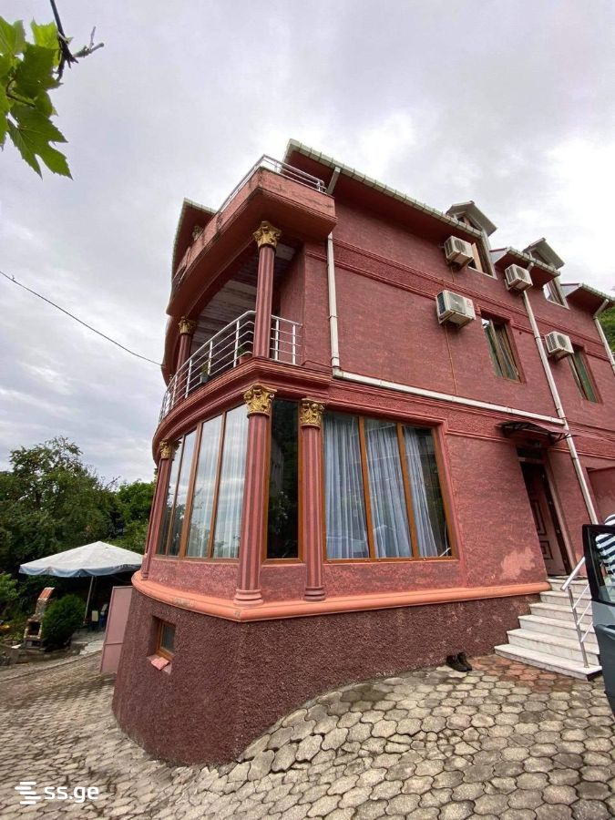 5 - 8 rooms