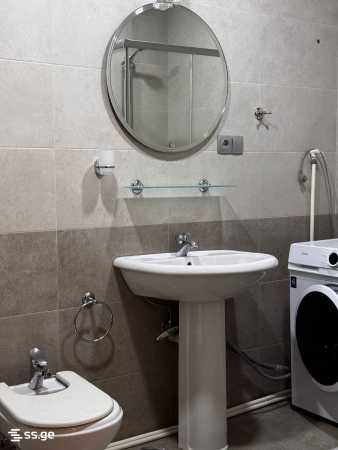 K. Gamsakhurdia st. 29 - 4 rooms