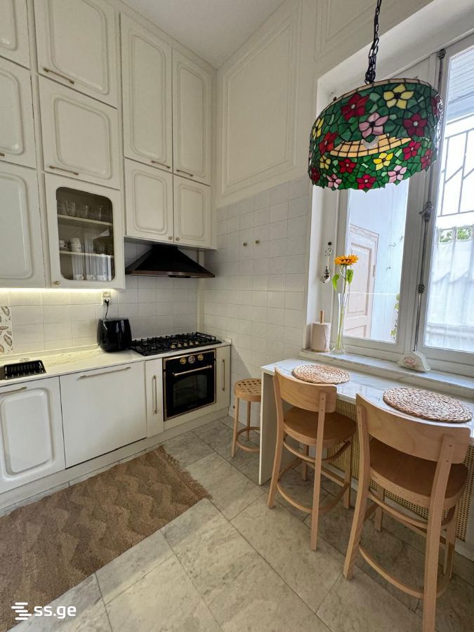 a.razmadze st. - 4 rooms