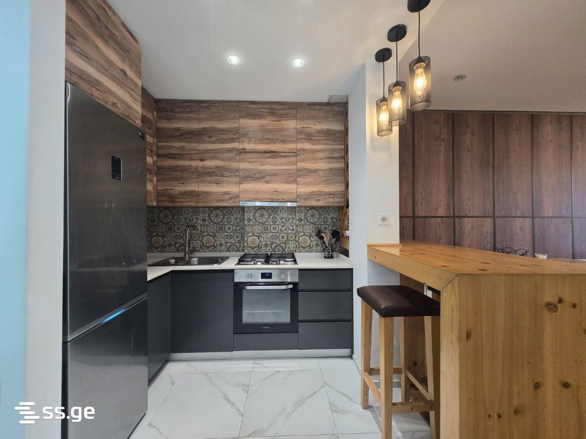 Leonidze st. 4 - 3 rooms