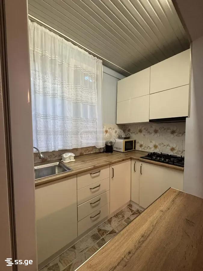 a.wereTlis avenue 0 - 2 rooms