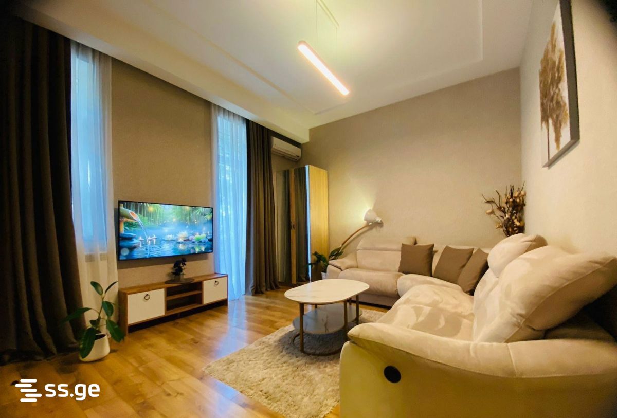 t. tabidze st. 16 - 8 rooms