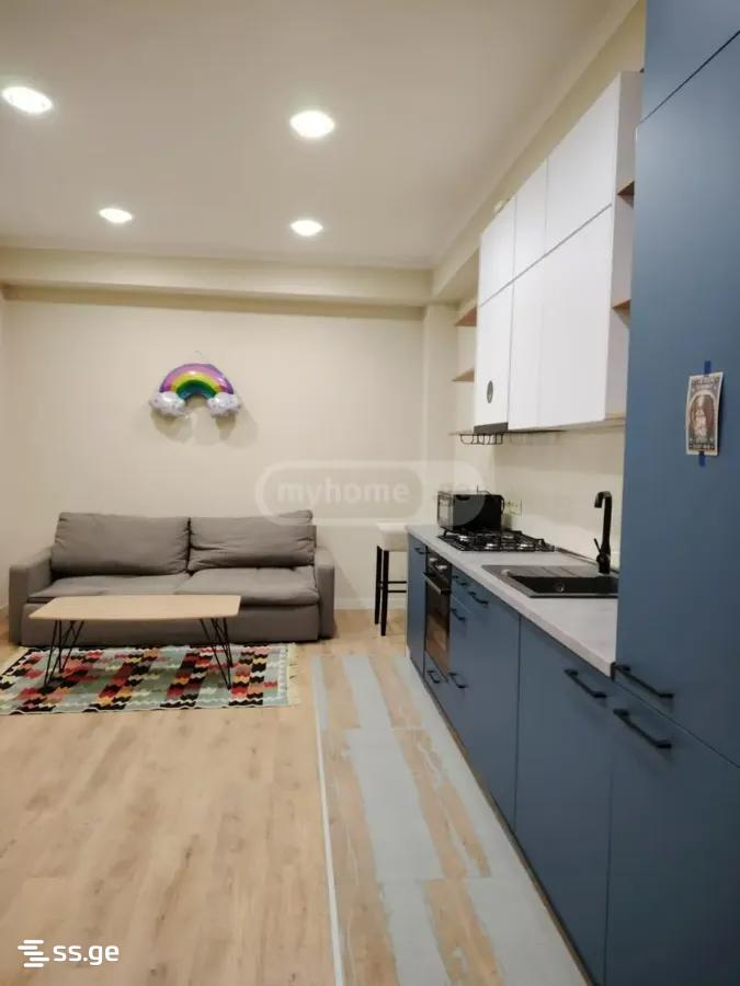 Kosmonavtebi coast - 3 rooms