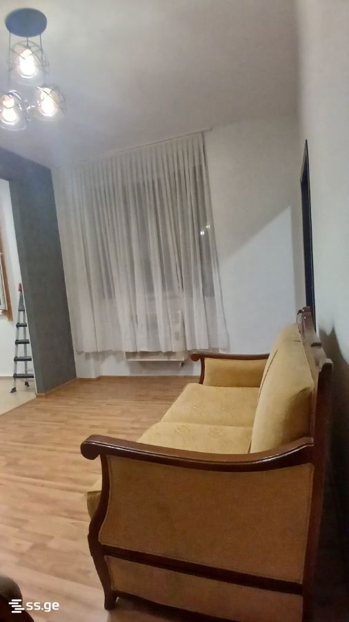 6 - 3 rooms