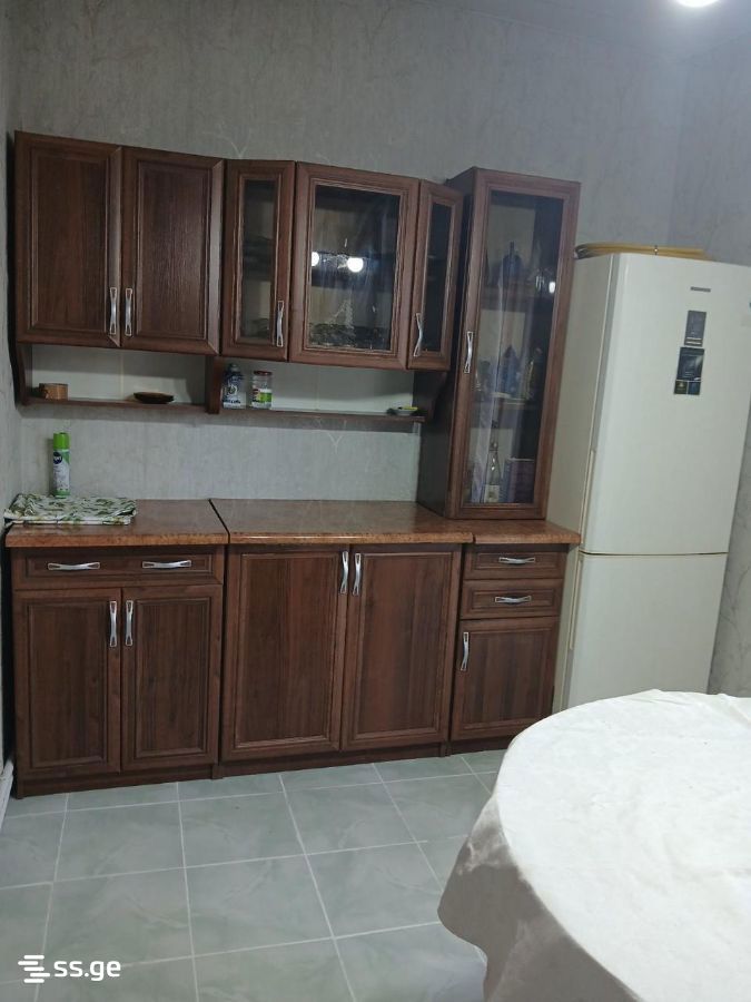 pekini st. 33 დ - 4 rooms