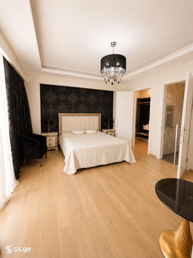 B.Kvernadze st. 4 - 4 rooms