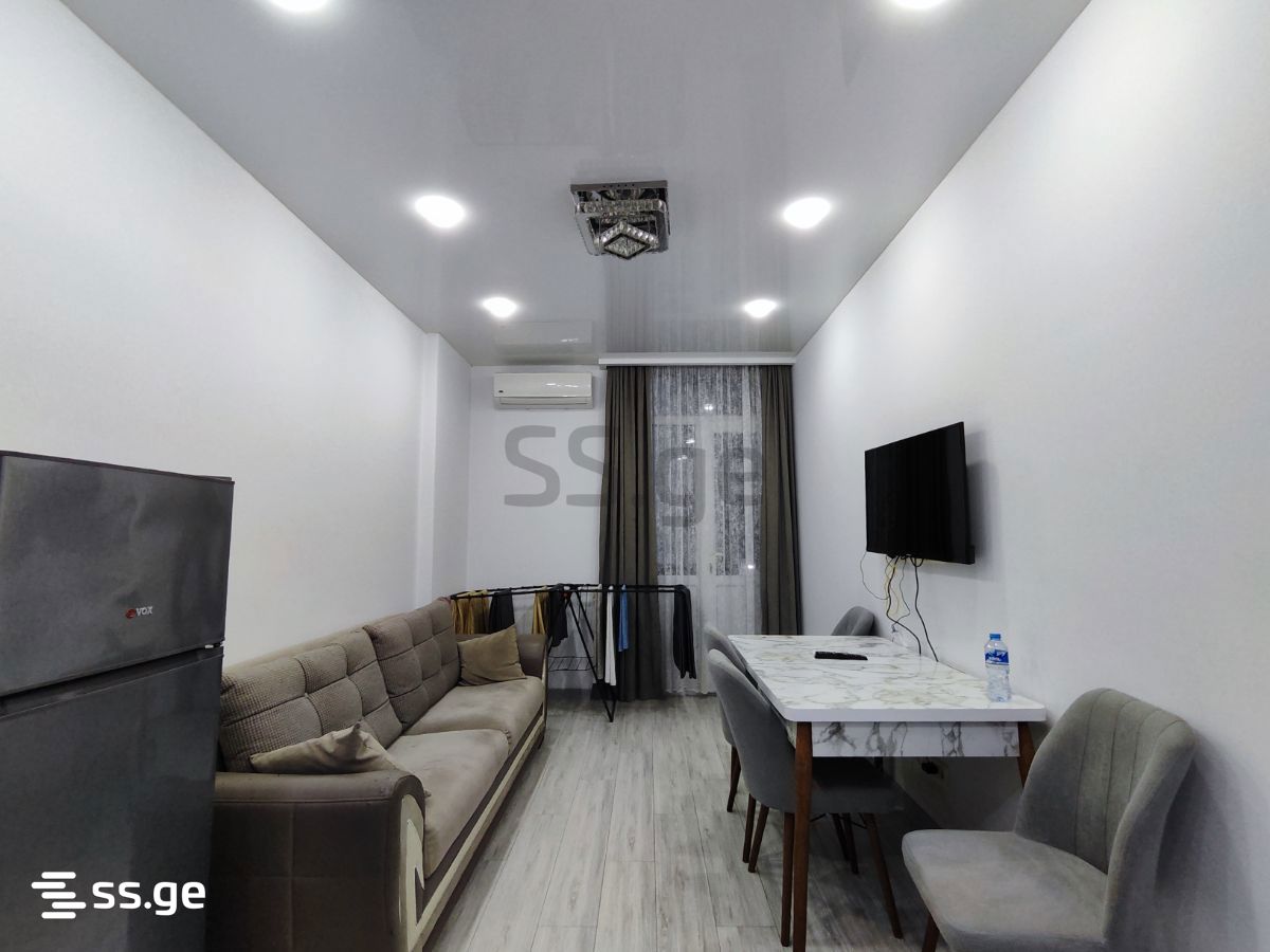 8 - 2 rooms