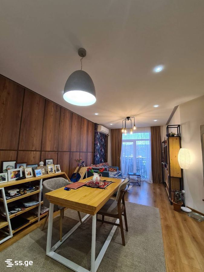 Leonidze st. 4e - 3 rooms