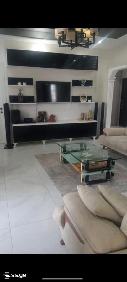 Bagrationi str. 170 - 4 rooms