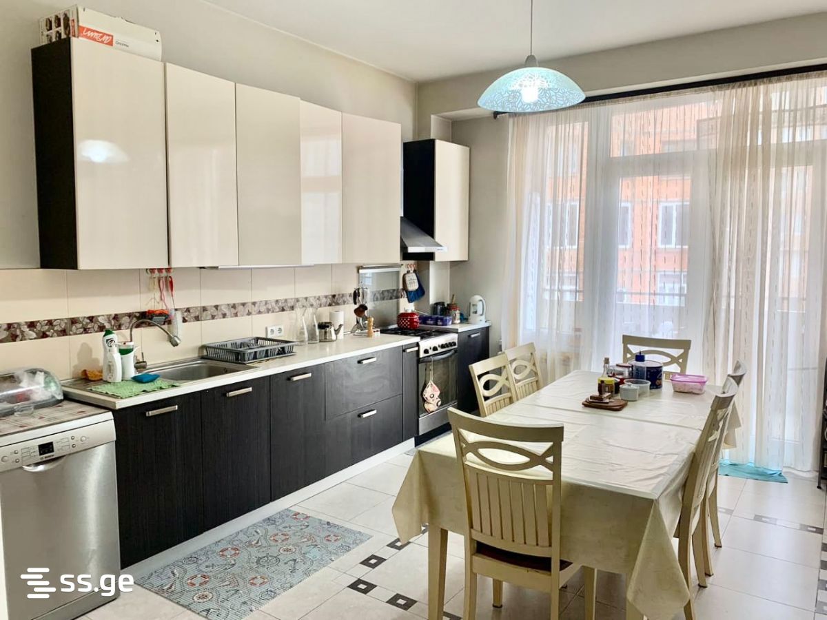 s. chikovani st. 4 - 4 rooms