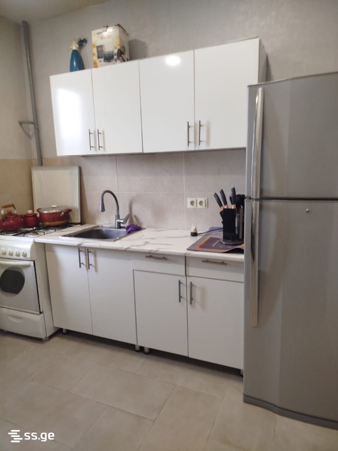 Beri Gabriel Salosi Ave. - 3 rooms