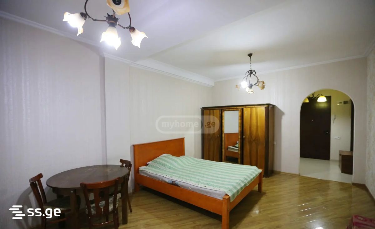 Kosmonavtebi coast 49 - 1 rooms