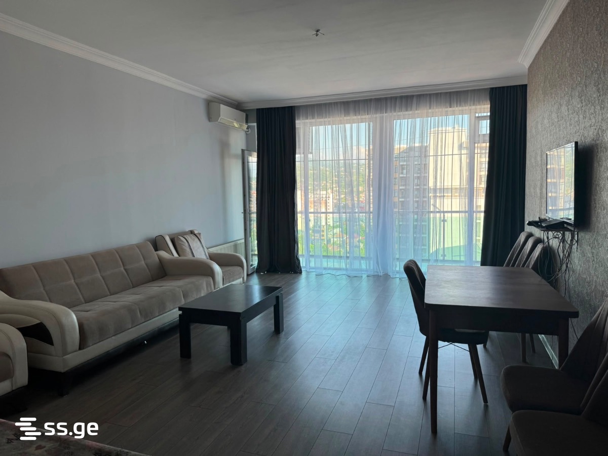 65 - 3 rooms