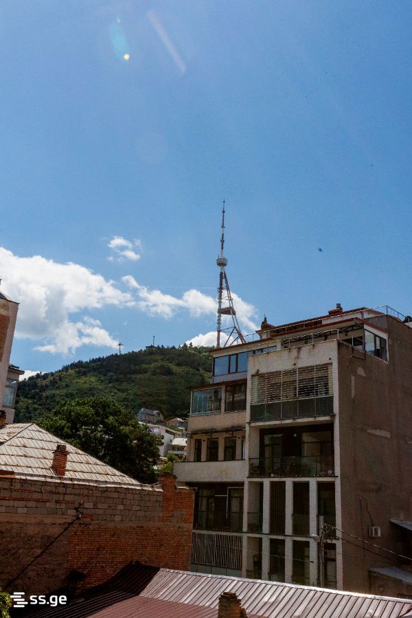barnovi st. 42ა - 5 rooms