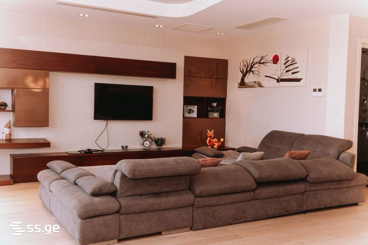 m. aleksidze st. 12 - 3 rooms
