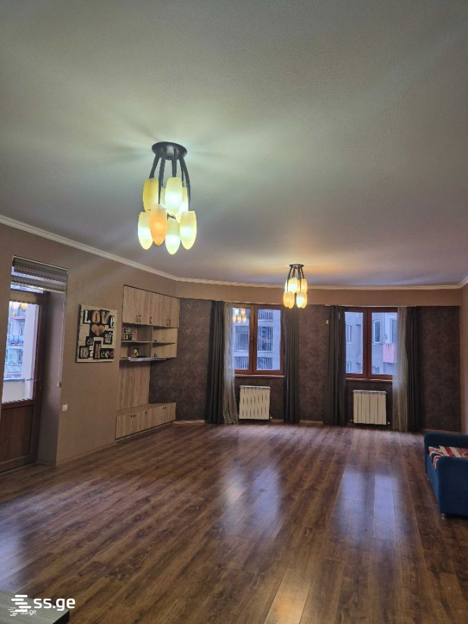 aslanidi st. 19\21 - 3 rooms