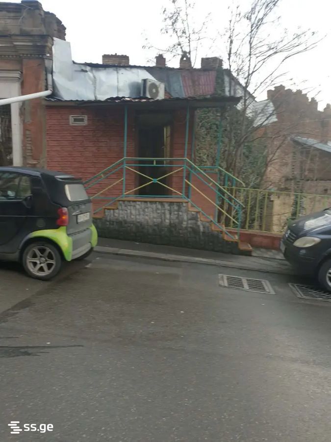 bukhaidze st. 2 - 3 rooms