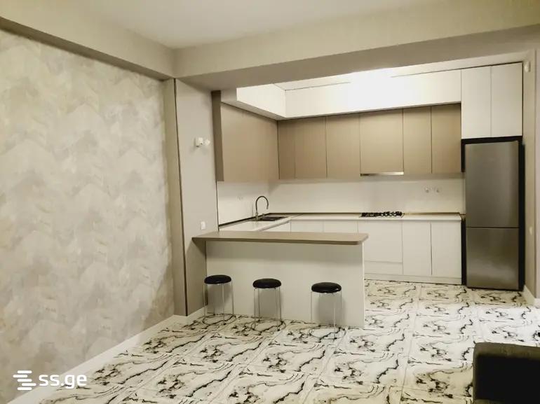 lertsami st. 2 - 3 rooms