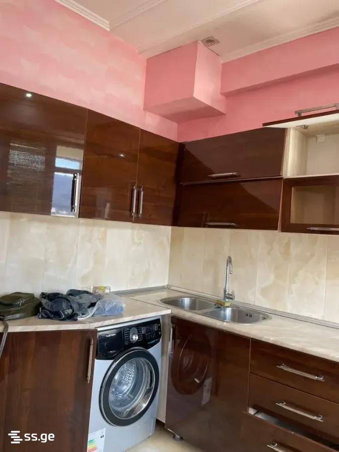 nucubidze st. 183 - 4 rooms