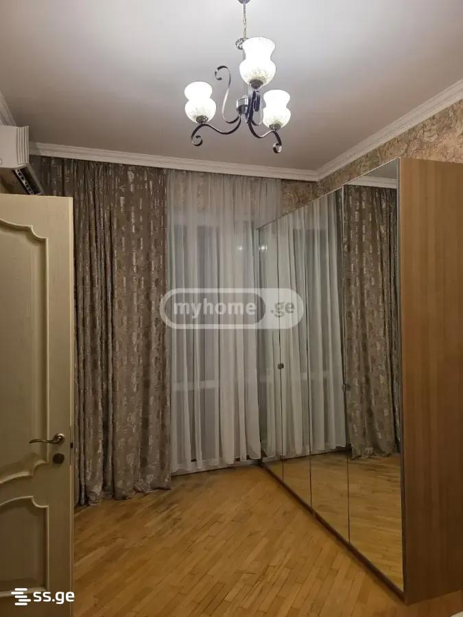 B.Kvernadze st. 35 - 3 rooms