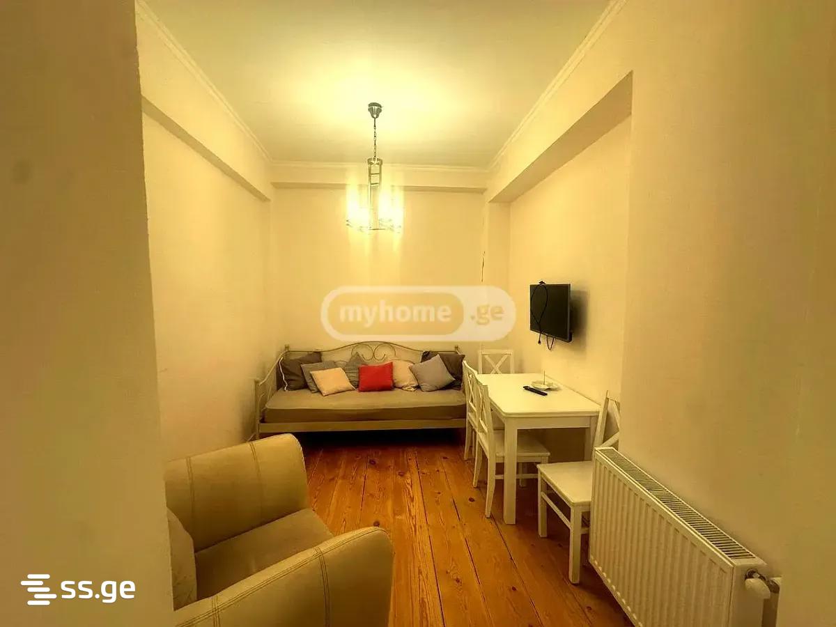 nucubidze v plato 15 - 3 rooms