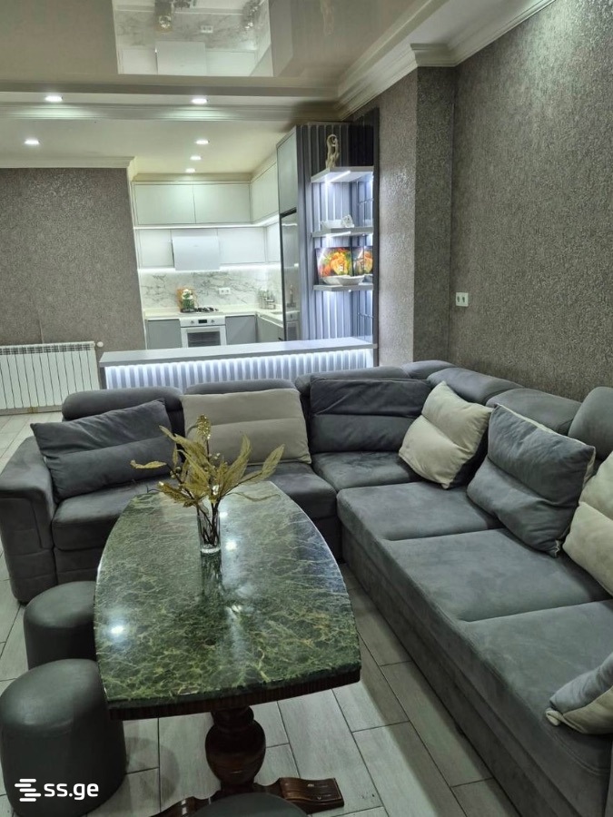 10 - 4 rooms