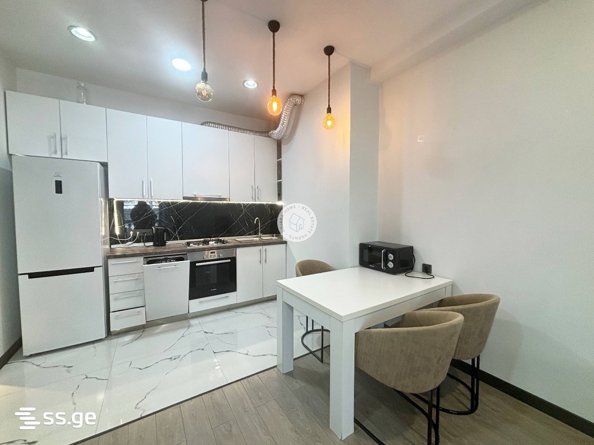 Kh. Akhvlediani st. 3/5 - 3 rooms