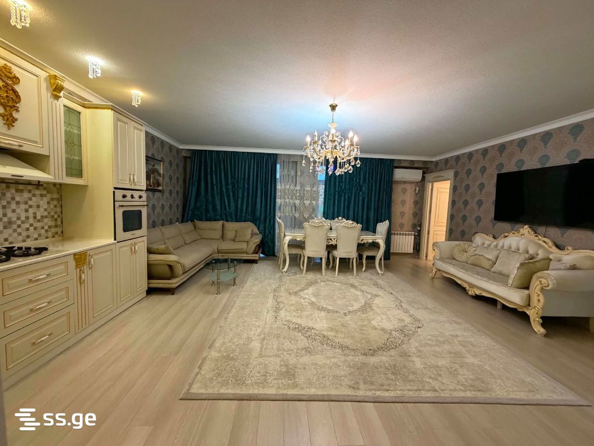 800 - 3 rooms