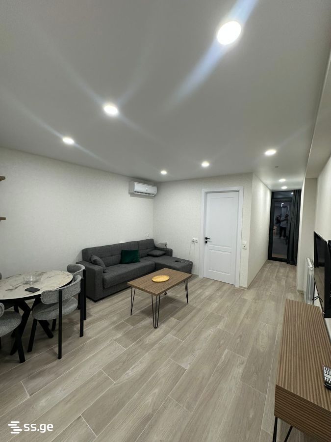 R. Nizharadze st. 20 - 2 rooms