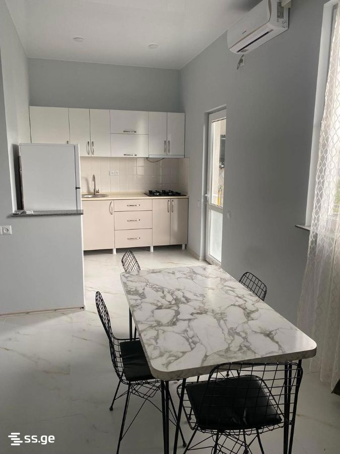 8 - 2 rooms