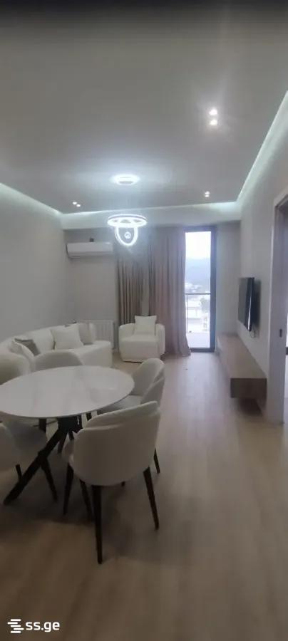 universiteti st. 27 - 3 rooms