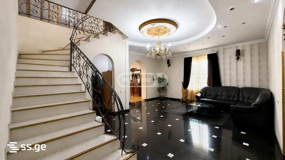 Kazbegi avenue - 8 rooms