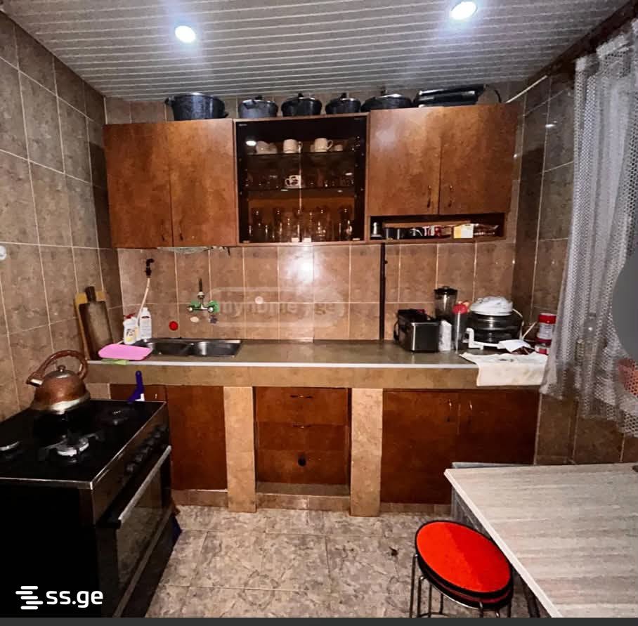 I. Abashidze st. 8 - 3 rooms