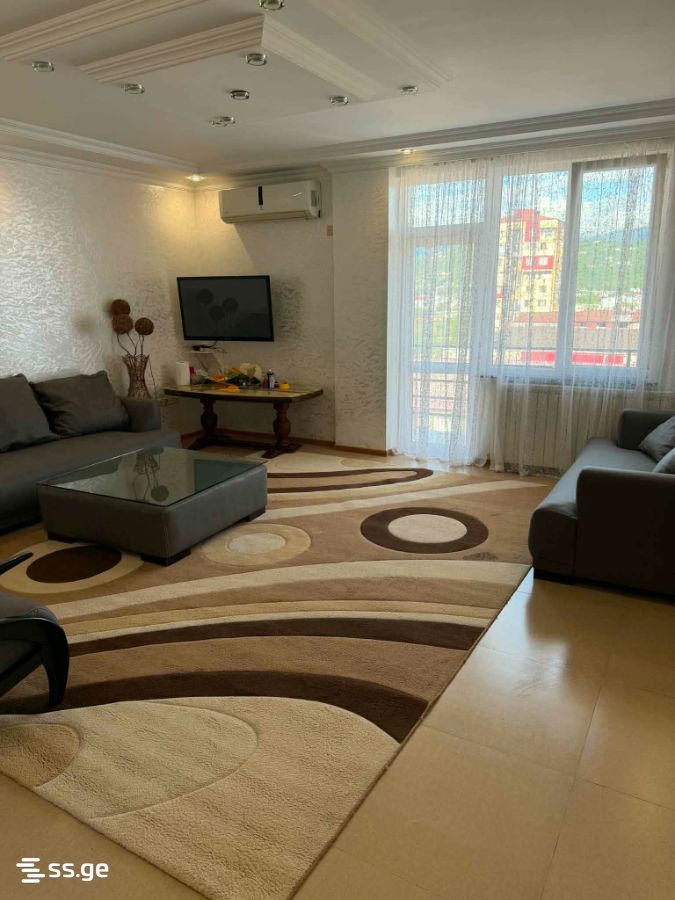 8 - 4 rooms
