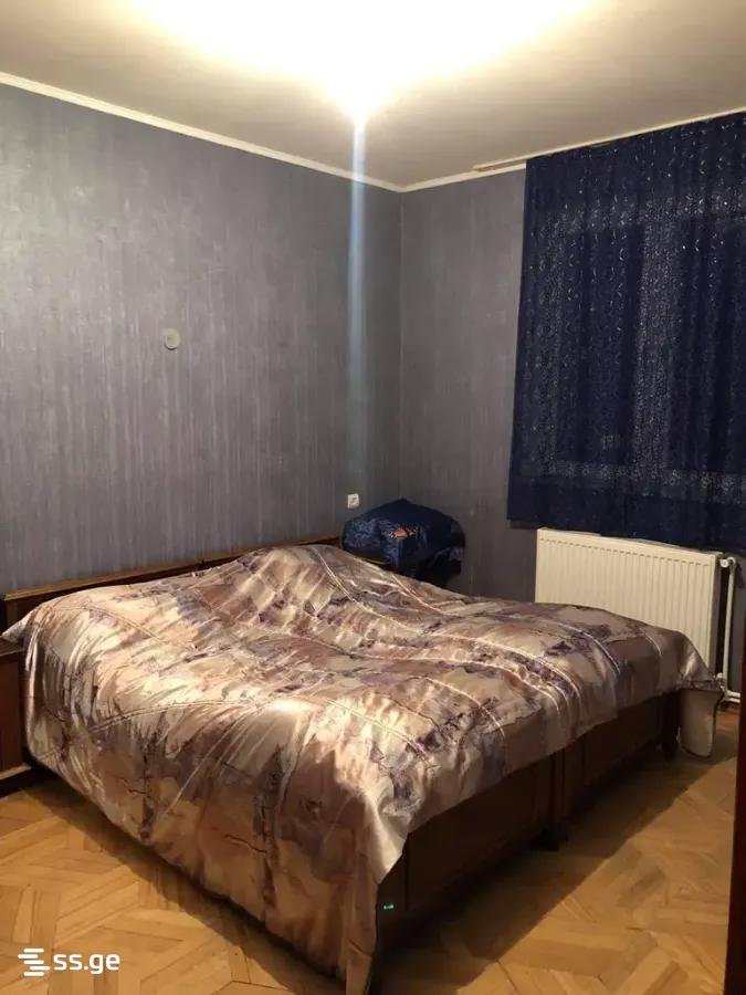 ioane petritsi st. 1 - 4 rooms