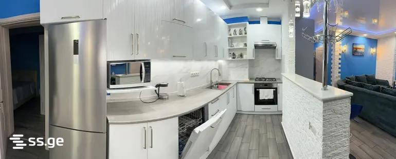 universiteti st. 18 - 3 rooms