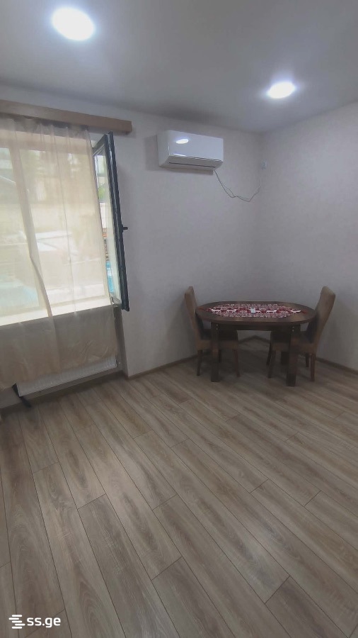 j. nadiradze - 2 rooms