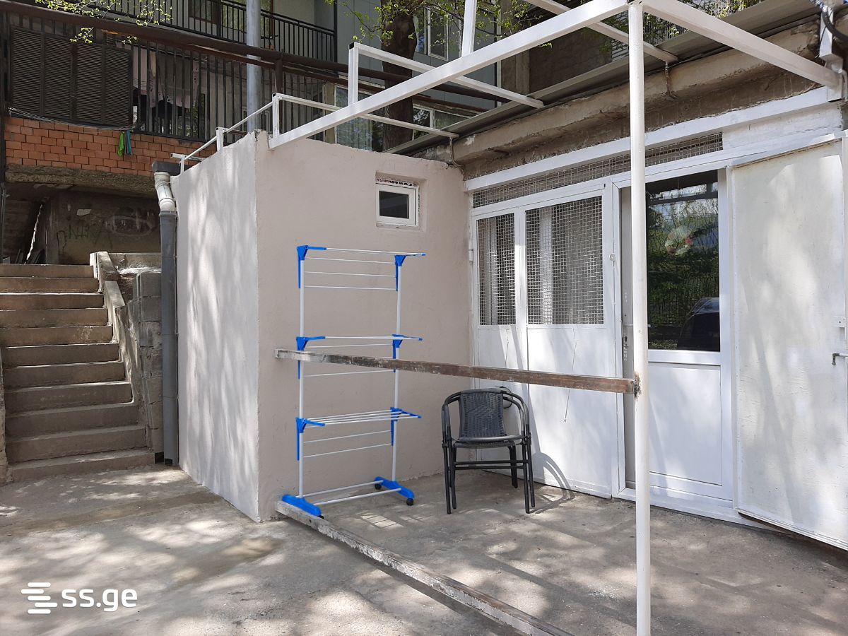 B. Zghenti St. 76 - 1 rooms