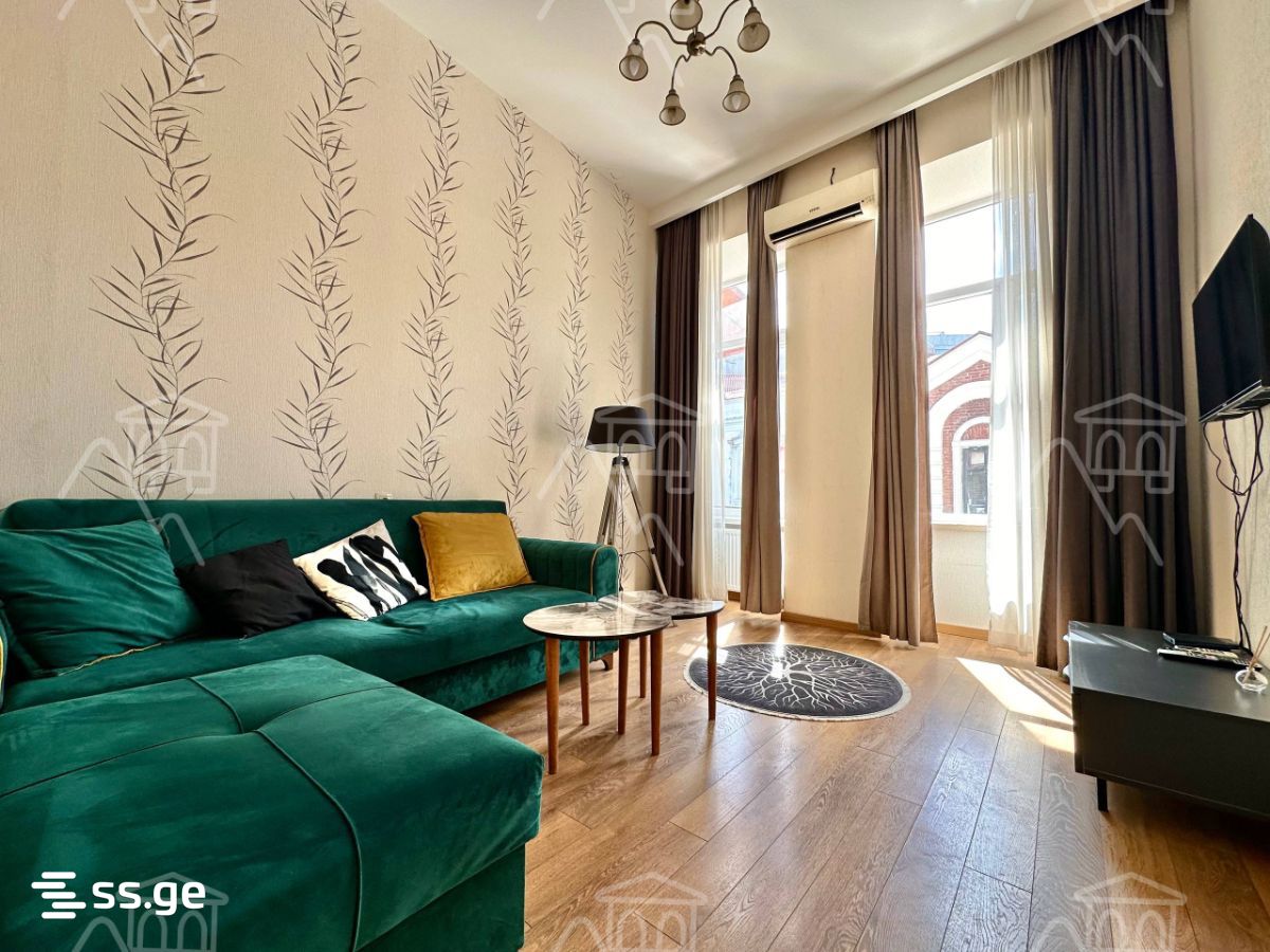 Erekle St. 8 - 2 rooms