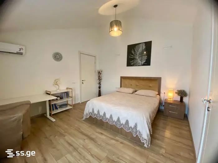 t. tabidze st. - 8 rooms