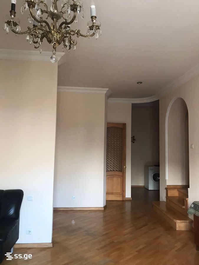 Tavisufloebis st. 4 - 4 rooms